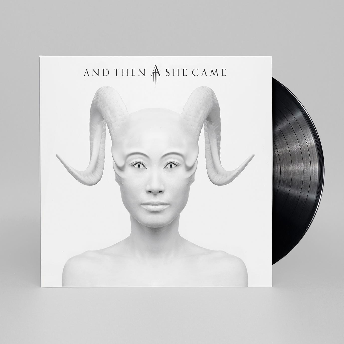 Master_Quadrat_1500x1500_and_then_she_came_2